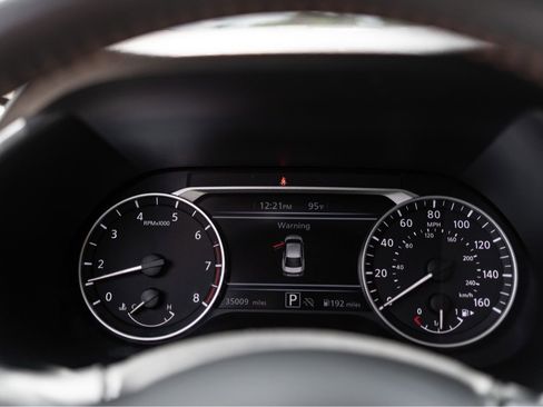 Used 2024 Nissan Sentra SV FWD image 16