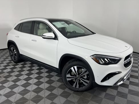 New 2026 Mercedes-Benz GLA 250 4MATIC image 2
