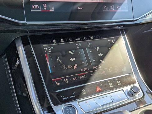 Used 2024 Audi Q8 Prestige image 15