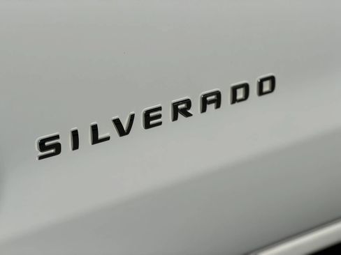 Used 2017 Chevrolet Silverado 1500 W/T AWD/4WD image 11