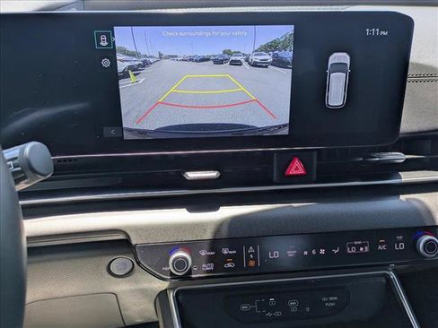 Used 2025 Kia Carnival EX FWD image 13