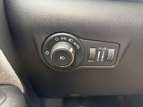 Used 2022 Jeep Compass Latitude AWD/4WD image 17