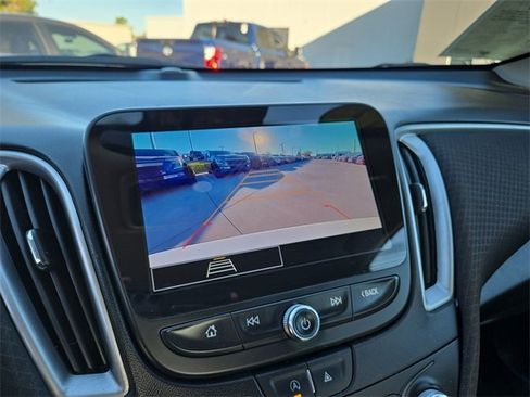 Used 2023 Chevrolet Malibu LT image 24