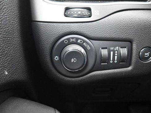 Used 2022 Jeep Cherokee Limited image 20