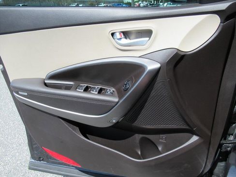 Used 2017 Hyundai Santa Fe Sport image 18