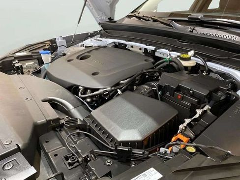 Used 2025 Volvo XC40 B5 Core AWD/4WD image 30