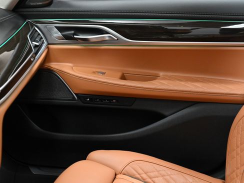 Used 2022 BMW M760i xDrive w/ Luxury Rear Seating Package image 29