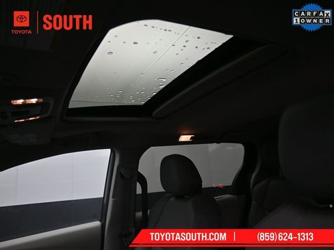 Used 2023 Toyota Sienna XLE image 23
