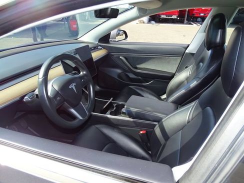 Used 2018 Tesla Model 3 Long Range RWD image 8