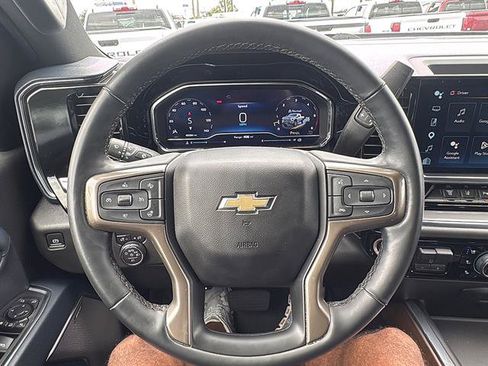 Used 2024 Chevrolet Silverado 2500 High Country w/ High Country Premium Package AWD/4WD image 22