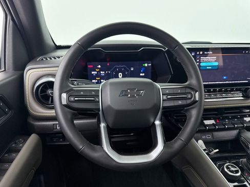 Used 2024 Chevrolet Colorado ZR2 image 25