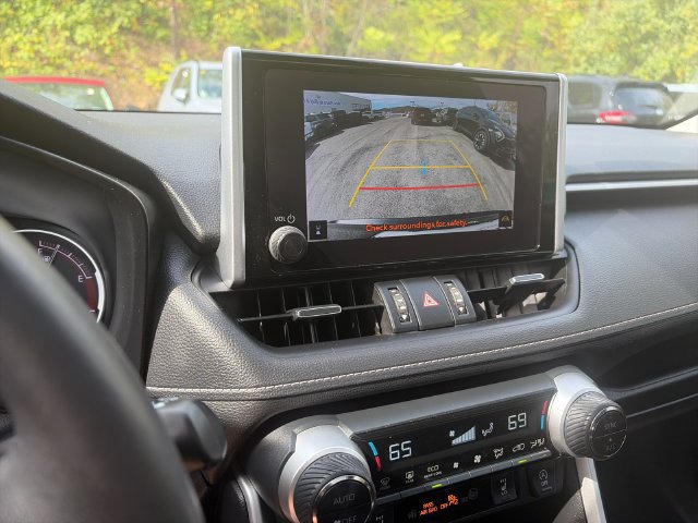 Used 2023 Toyota RAV4 XLE Premium AWD/4WD image 24
