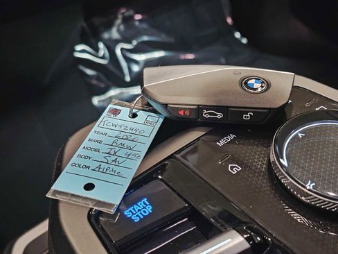 New 2026 BMW iX xDrive45 w/ M Sport Package image 30