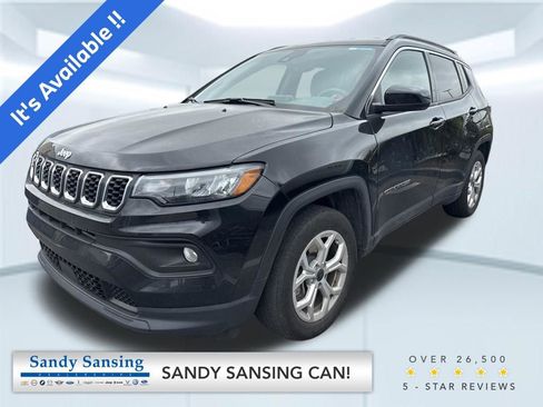 Used 2025 Jeep Compass Latitude image 1