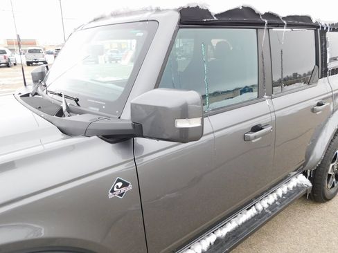 Used 2022 Ford Bronco Outer Banks image 11