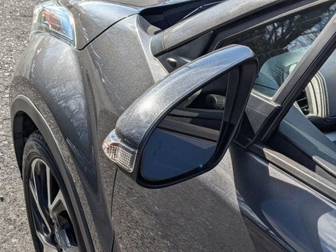 Used 2019 Toyota C-HR LE image 11