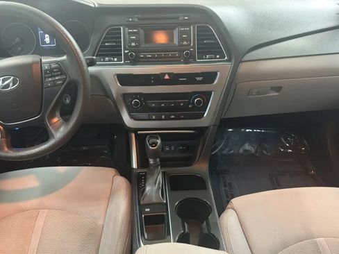 Used 2015 Hyundai Sonata SE FWD image 14
