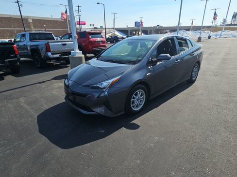 Used 2017 Toyota Prius Three w/ Advanced Technology Package image 7