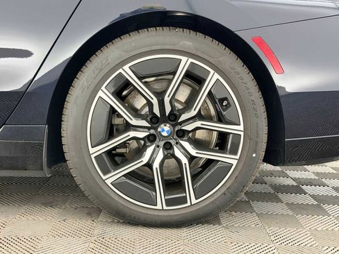 Used 2024 BMW i7 xDrive60 image 13