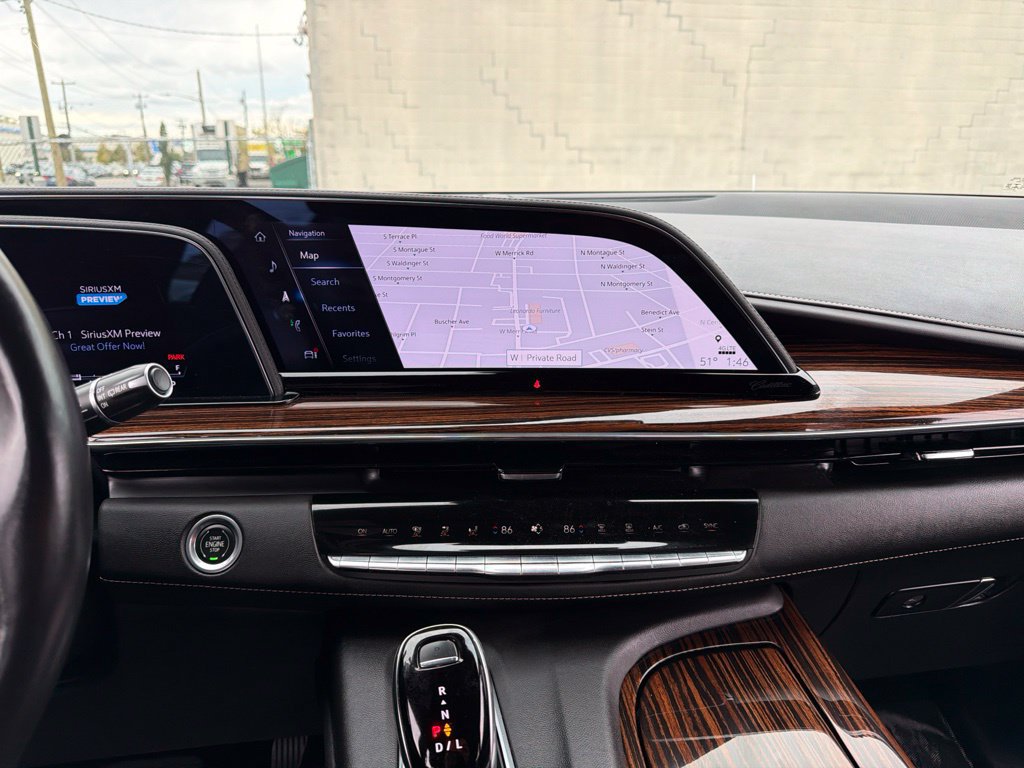Used 2023 Cadillac Escalade Luxury AWD/4WD image 27