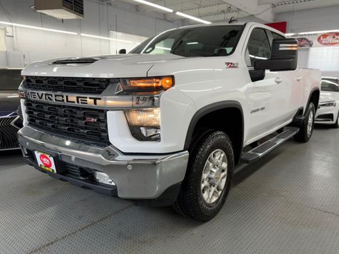 Used 2023 Chevrolet Silverado 2500 LT w/ Convenience Package AWD/4WD image 2