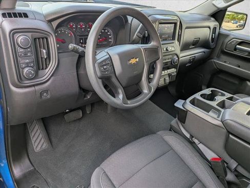 Used 2022 Chevrolet Silverado 1500 Custom w/ LPO, Dark Essentials Package AWD/4WD image 10