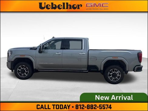 Used 2024 GMC Sierra 2500 Denali Ultimate w/ Max Trailering Package AWD/4WD image 8