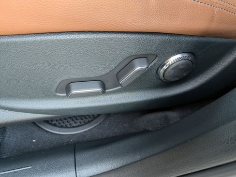 Certified 2022 Genesis GV70 2.5T w/ Advanced Package image 19