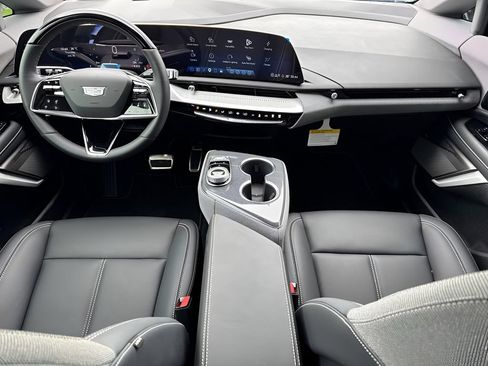 New 2027 Cadillac Optiq Luxury RWD image 21
