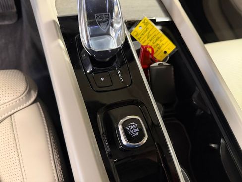 Used 2025 Volvo XC60 T8 Ultra w/ Protection Package Premier AWD/4WD image 24