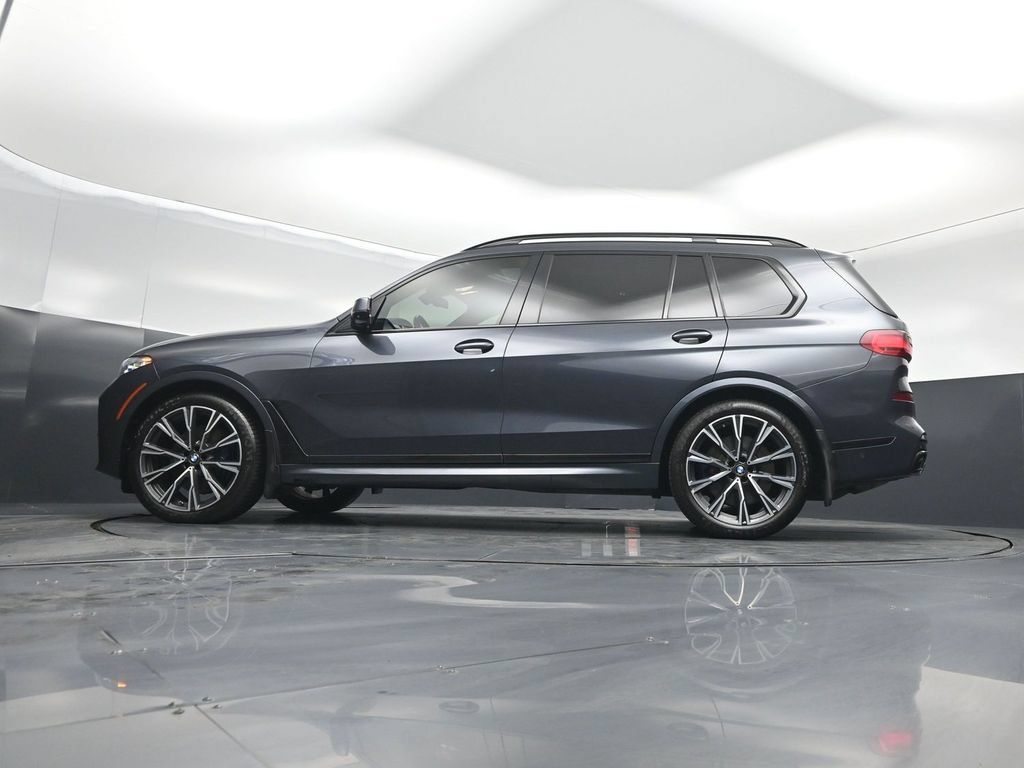 Used 2020 BMW X7 M50i w/ Dynamic Handling Package AWD/4WD image 7