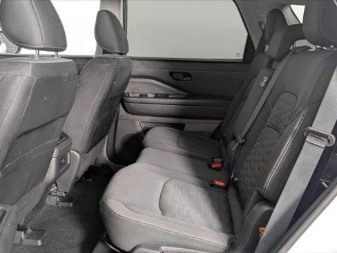 Used 2025 Nissan Pathfinder SV FWD image 17
