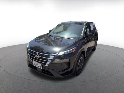 Used 2025 Nissan Rogue SV FWD image 7