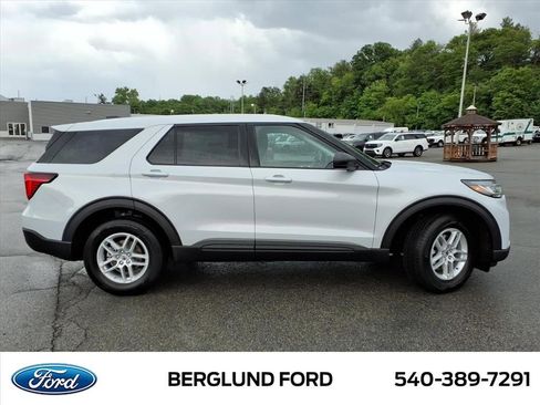 New 2026 Ford Explorer Active AWD/4WD image 4