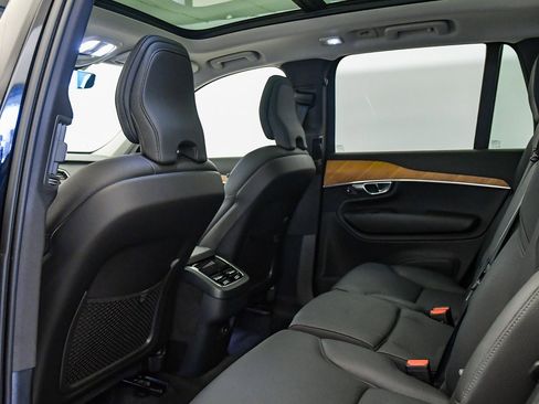 Certified 2025 Volvo XC90 B6 Plus image 22
