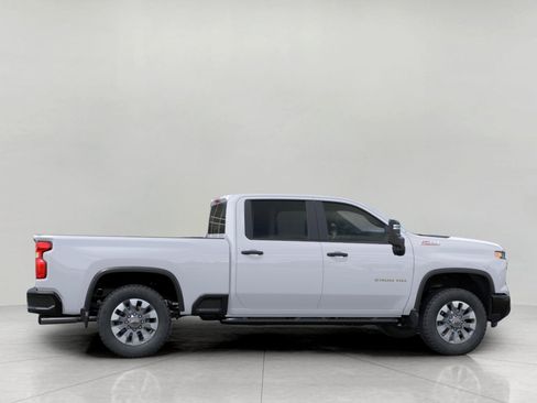 Used 2026 Chevrolet Silverado 2500 Custom w/ Custom Value Package AWD/4WD image 5