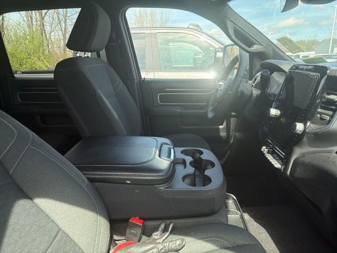 Used 2025 RAM 2500 Big Horn AWD/4WD image 4