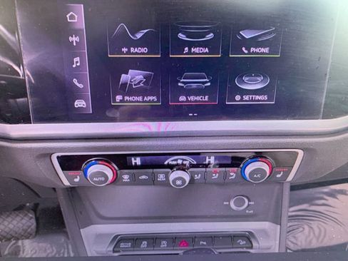 Used 2022 Audi Q3 2.0T Premium image 8