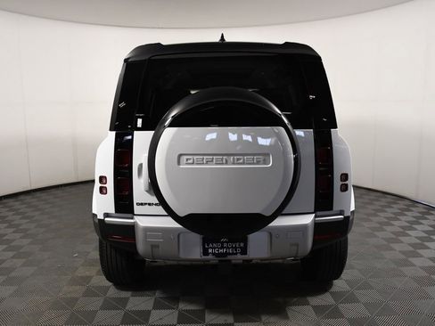 Used 2025 Land Rover Defender 110 S image 6