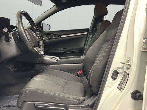 Used 2018 Honda Civic Sport image 10