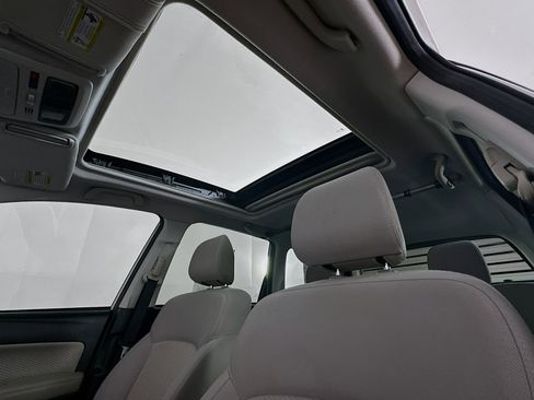 Used 2017 Subaru Forester 2.5i Premium image 24