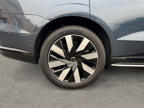 Certified 2025 Volvo EX90 Plus image 7