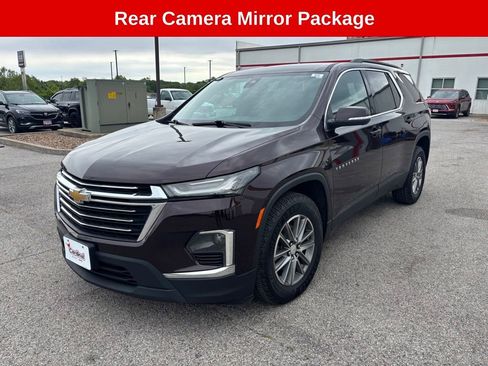 Used 2023 Chevrolet Traverse LT w/ Rear Camera Mirror Package AWD/4WD image 2