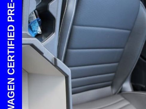 Used 2024 Volkswagen Jetta SE image 39