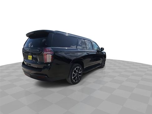 Used 2021 Chevrolet Suburban RST w/ Rear Media and Nav Package RWD image 8