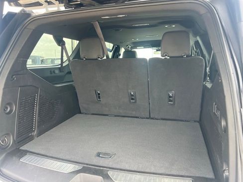 Used 2023 Chevrolet Suburban Premier RWD image 11