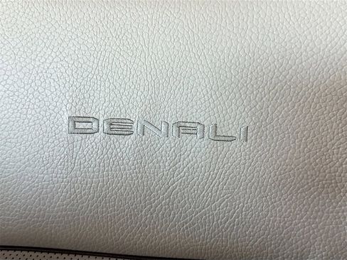 Used 2024 GMC Yukon XL Denali w/ Advanced Technology Package image 20