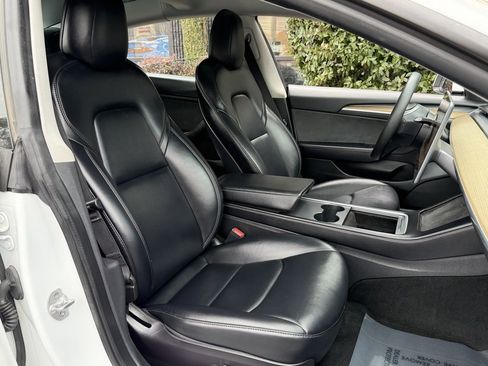 Used 2022 Tesla Model 3 Standard Range image 34