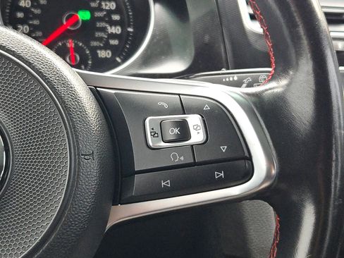 Used 2017 Volkswagen GTI SE image 21