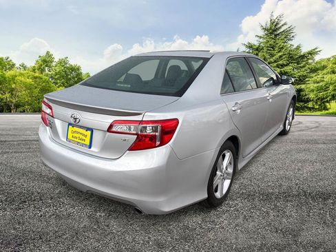 Used 2014 Toyota Camry SE FWD image 7